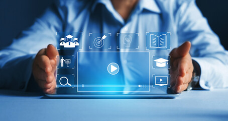 描写出征必胜的诗句